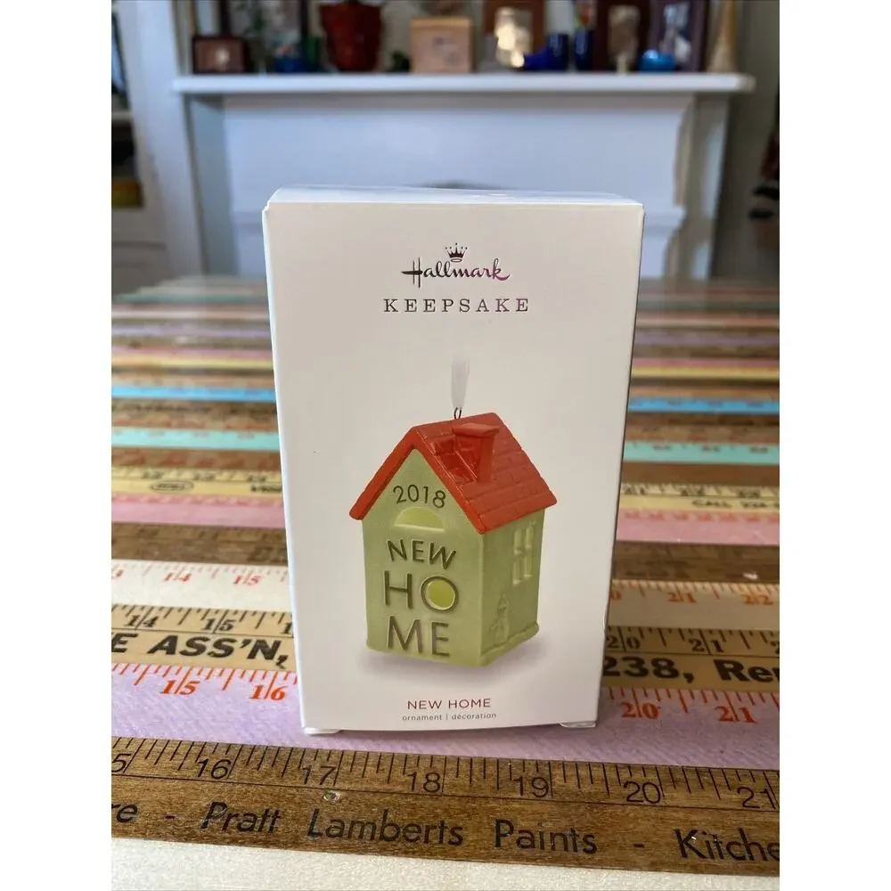 2018 Hallmark Keepsake Christmas Ornament New Home House Ceramic Light Up